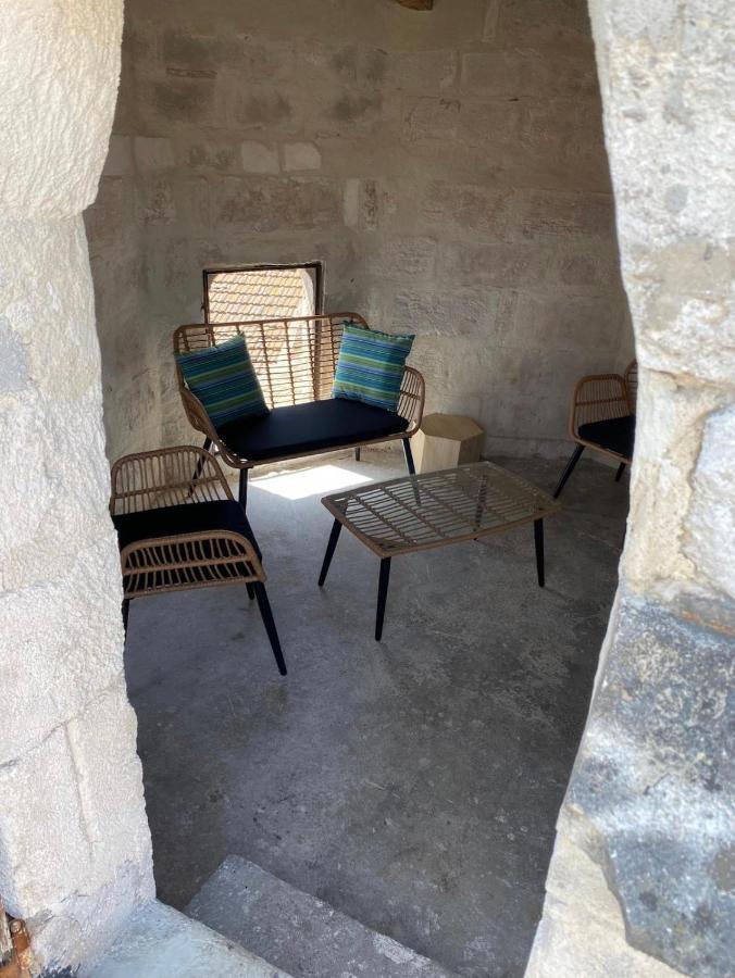 La Tour 3: Appart Au Coeur De La Petite Venise LʼIsle-sur-la-Sorgue المظهر الخارجي الصورة